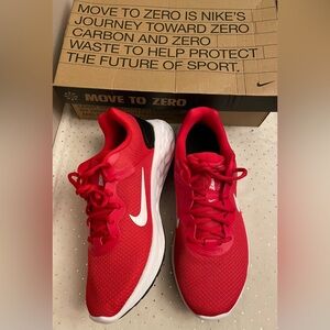 NWT NIB Nike Men’s Revolution Red Black Sneaker 8.5